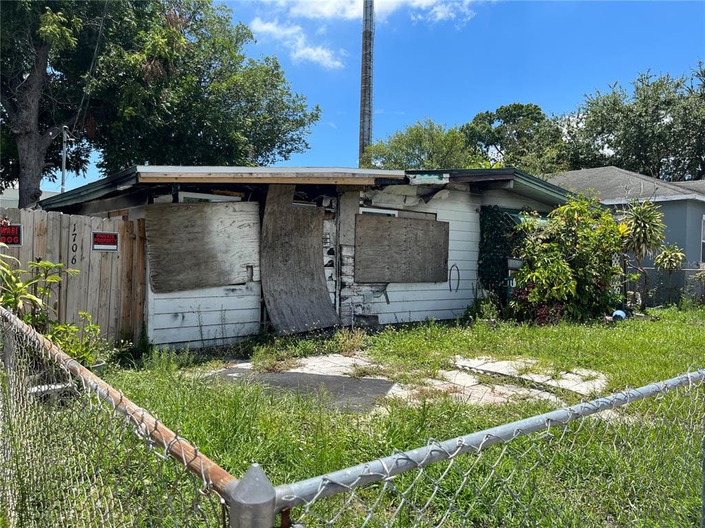 1706 W MAIN STREET TAMPA, FL 33607