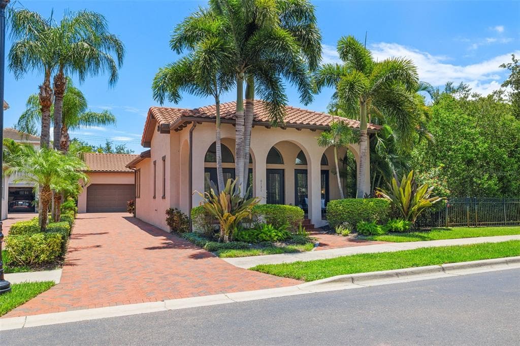 6131 YEATS MANOR DRIVE TAMPA, FL 33616