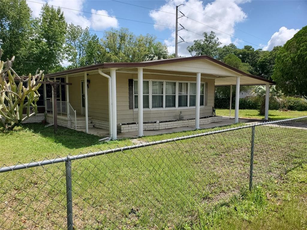 38811 MILLER AVENUE ZEPHYRHILLS, FL 33542