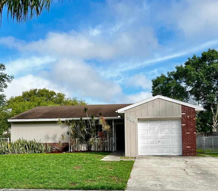 5723 KNEELAND LANE TAMPA, FL 33625