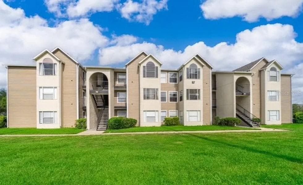 4748 WALDEN CIRCLE UNIT 33 ORLANDO, FL 32811