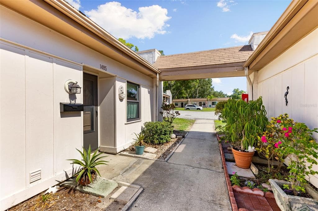 1485 FEATHER DRIVE CLEARWATER, FL 33759