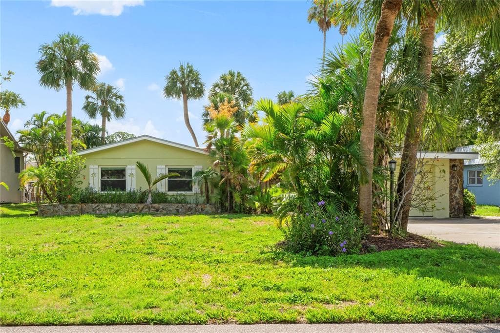 7428 ASTOR DRIVE NEW PORT RICHEY, FL 34652