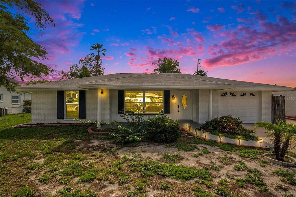 7034 HOLLYBAY ROAD NEW PORT RICHEY, FL 34653