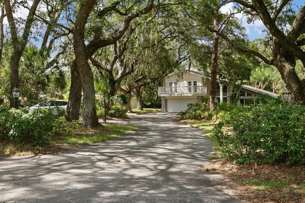 9350 YELLOW LAKE DRIVE NEW PORT RICHEY, FL 34654