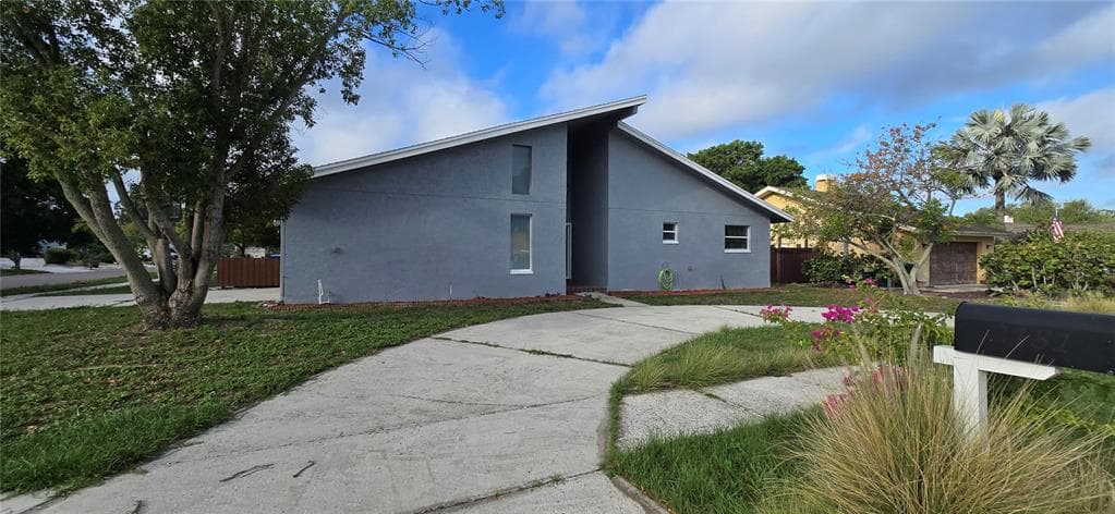 2181 CHAPARRAL WAY DUNEDIN, FL 34698