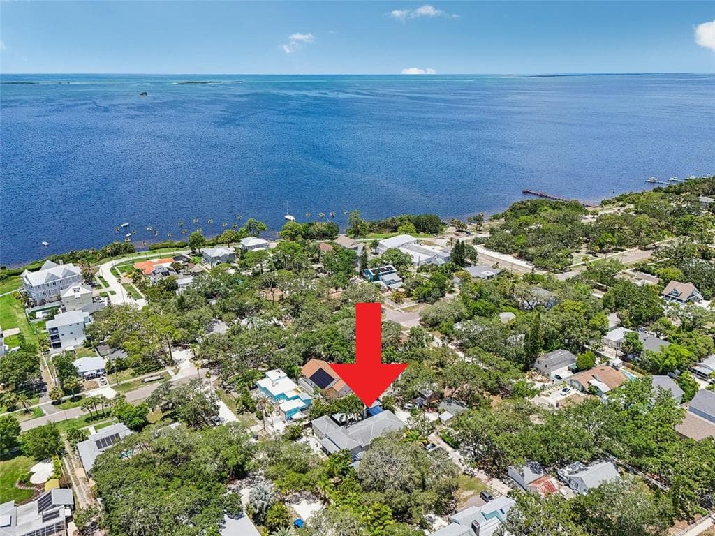 518 MARYLAND AVENUE CRYSTAL BEACH, FL 34681