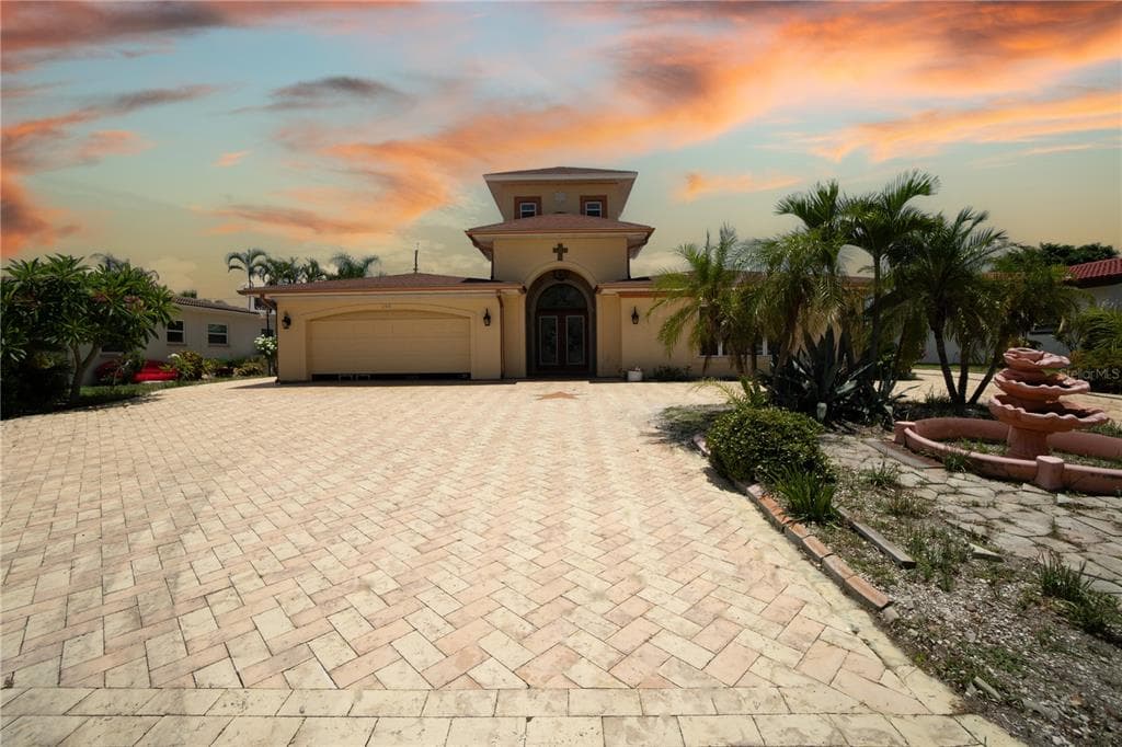 108 24TH STREET BELLEAIR BEACH, FL 33786