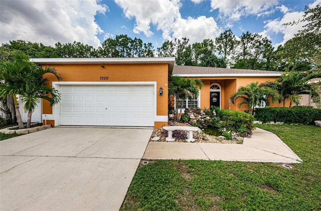 7220 CAPTIVA CIRCLE NEW PORT RICHEY, FL 34655