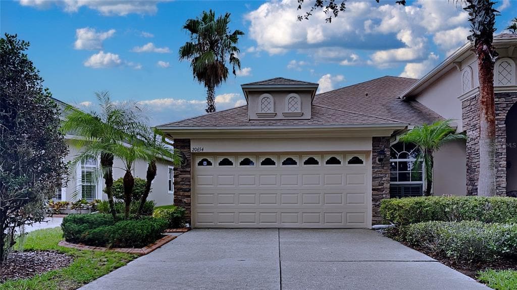 20654 AMANDA OAK COURT LAND O LAKES, FL 34638