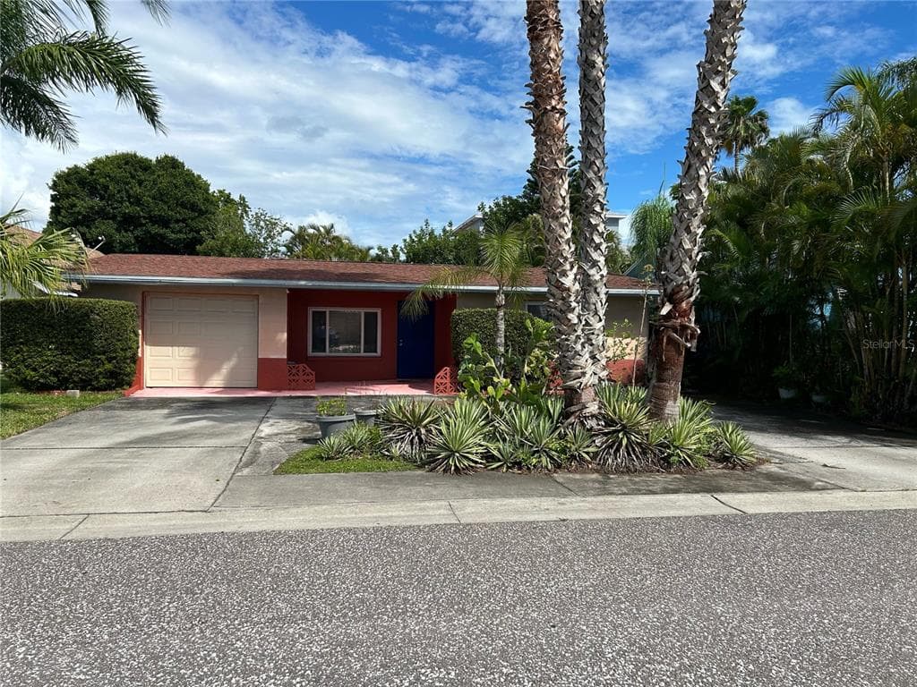 215 176TH TERRACE DRIVE E REDINGTON SHORES, FL 33708