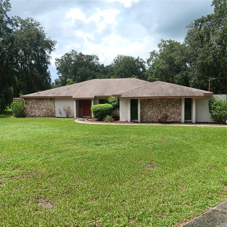 1804 E WHEELER ROAD SEFFNER, FL 33584