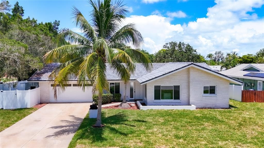 1407 64TH STREET NW BRADENTON, FL 34209