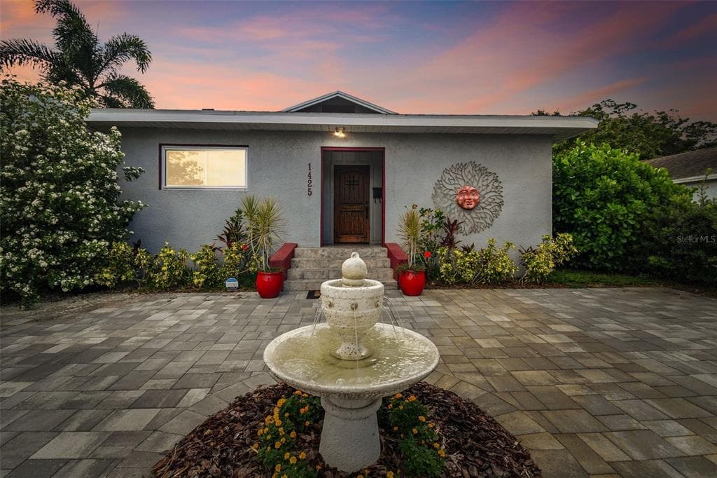 1425 28TH STREET N ST PETERSBURG, FL 33713