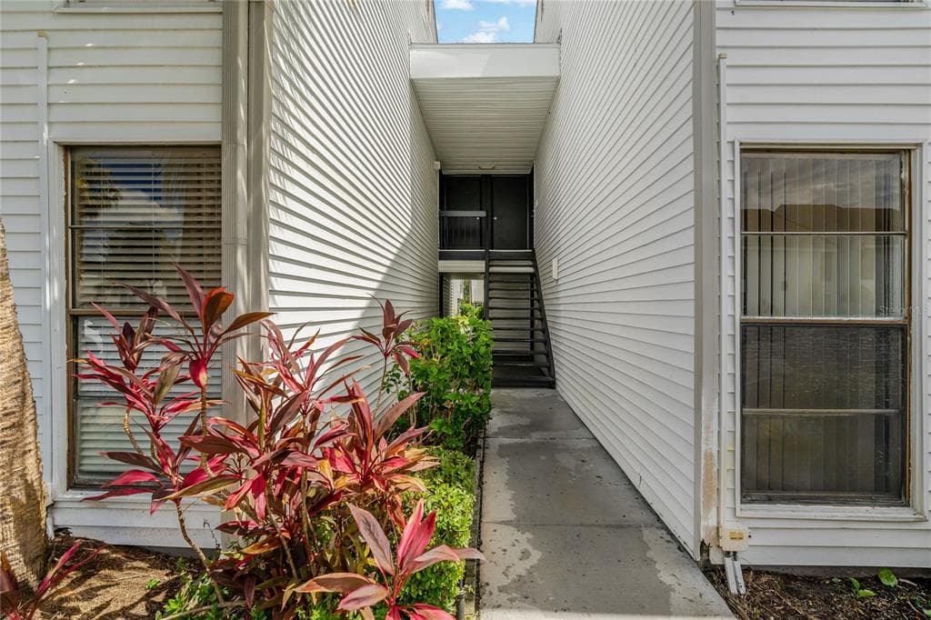 654 HAVEN PLACE UNIT 654 TARPON SPRINGS, FL 34689
