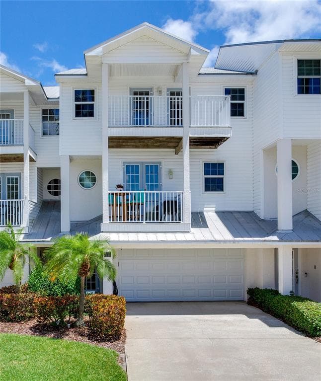 21 BATH CLUB CIRCLE NORTH REDINGTON BEACH, FL 33708