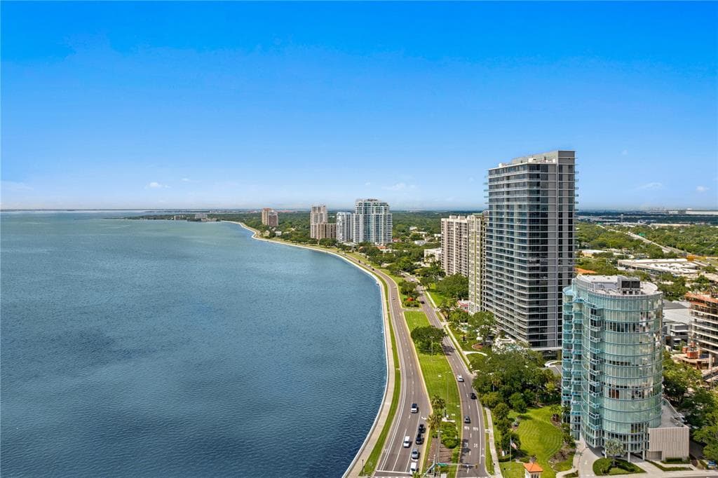2912 W SANTIAGO STREET UNIT 903 TAMPA, FL 33629