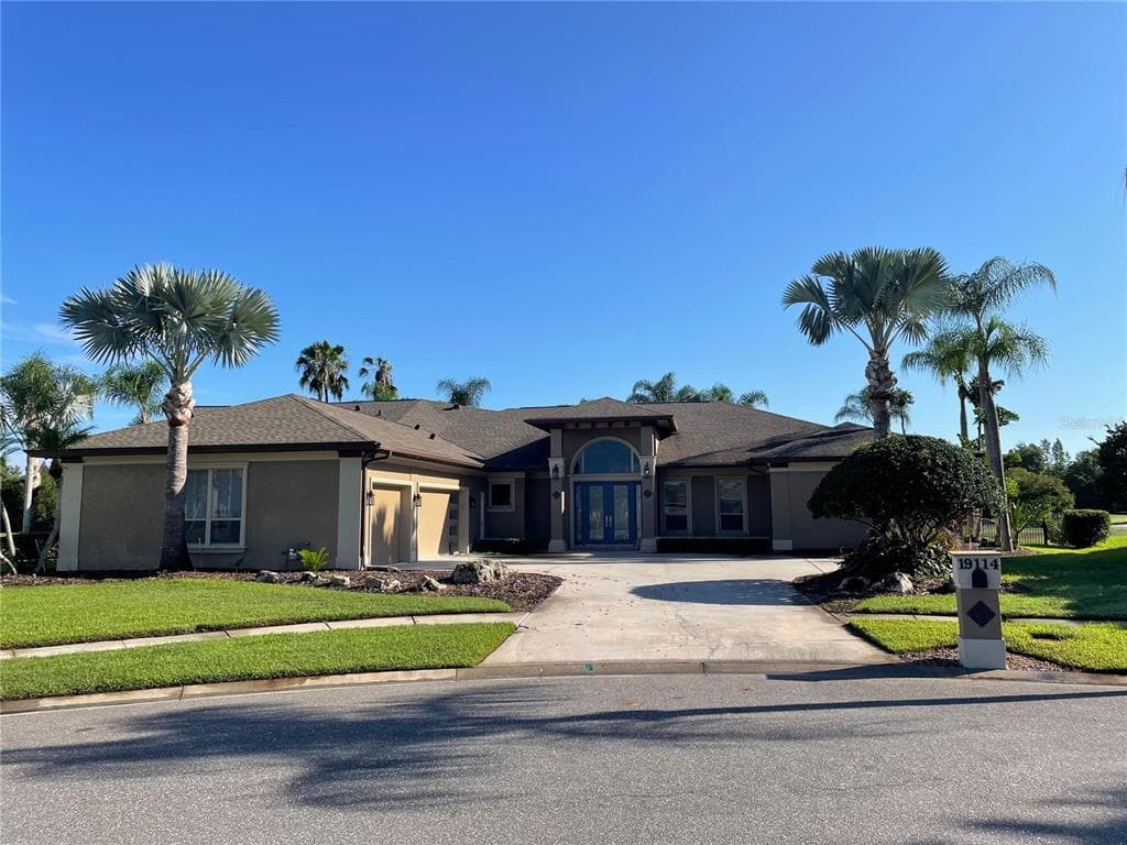 19114 AVENUE BAYONNES LUTZ, FL 33558