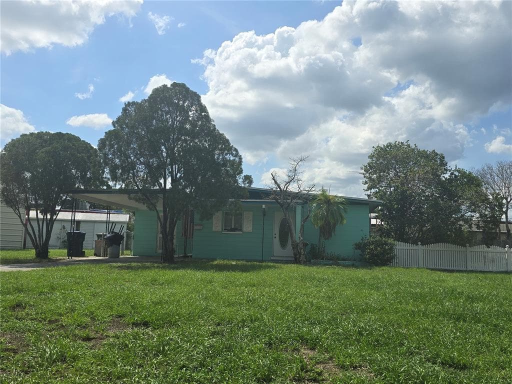 7502 N COARSEY DRIVE TAMPA, FL 33604