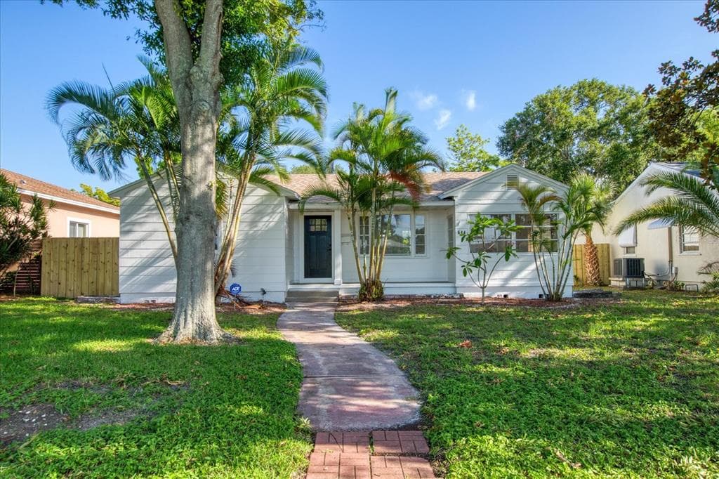 644 39TH AVENUE NE ST PETERSBURG, FL 33703