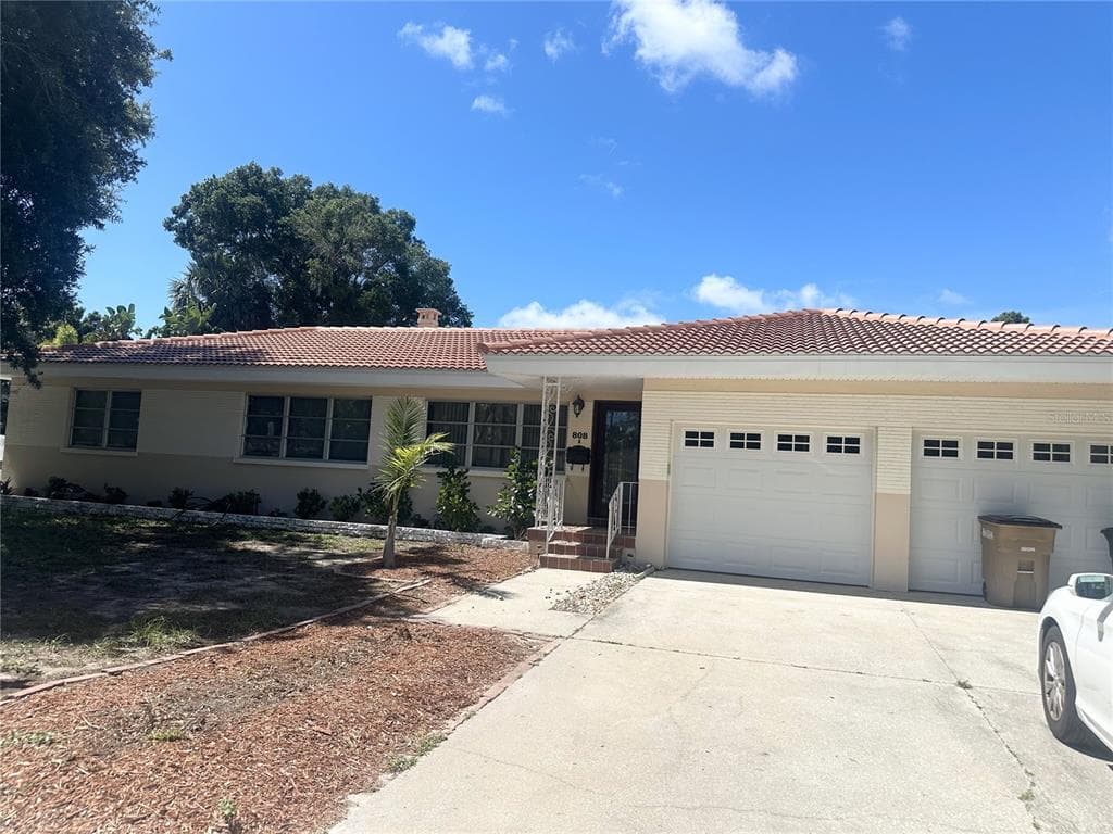 808 PONCE DE LEON BOULEVARD BELLEAIR, FL 33756