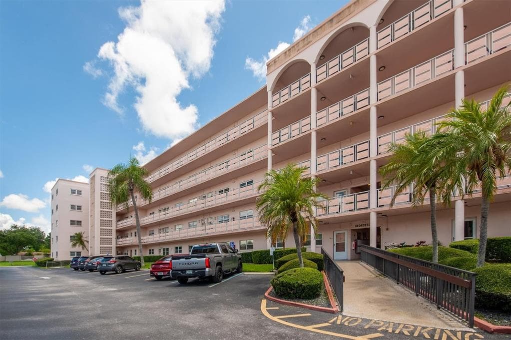 5623 80TH STREET N UNIT 511 ST PETERSBURG, FL 33709