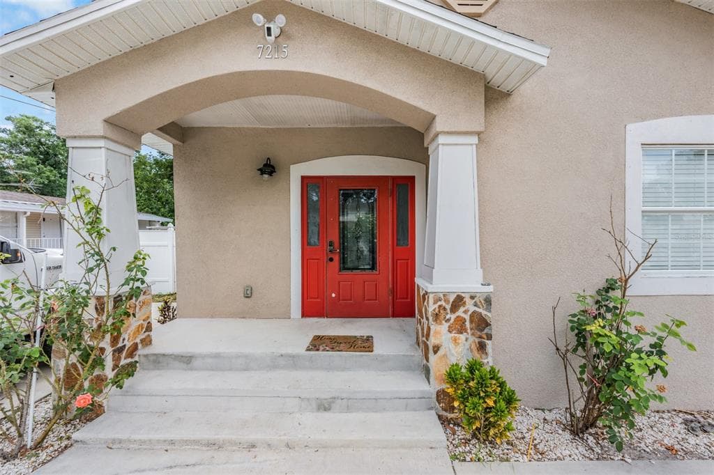 7215 N AMOS AVENUE TAMPA, FL 33614