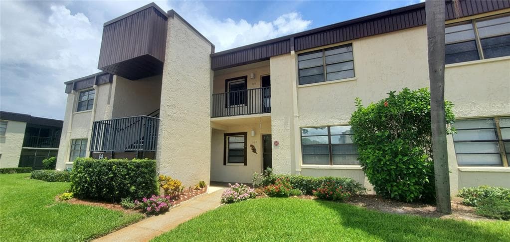 2400 WINDING CREEK BOULEVARD UNIT 14-202 CLEARWATER, FL 33761