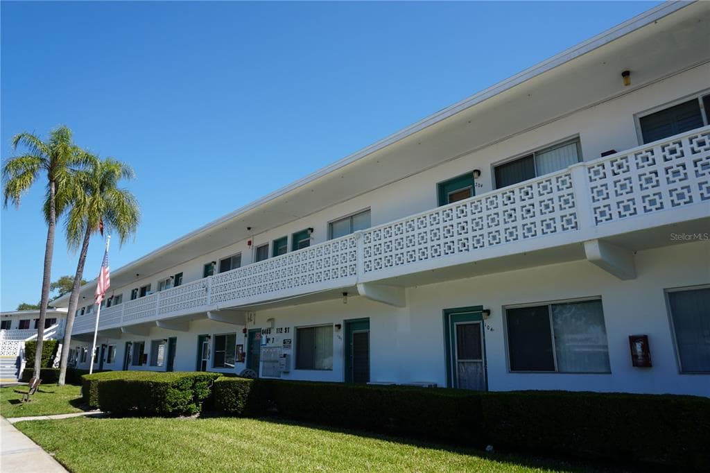 8405 112TH STREET N UNIT 210 SEMINOLE, FL 33772