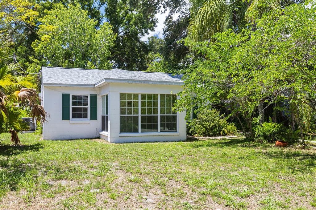 4710 W BAY VIEW AVENUE TAMPA, FL 33611