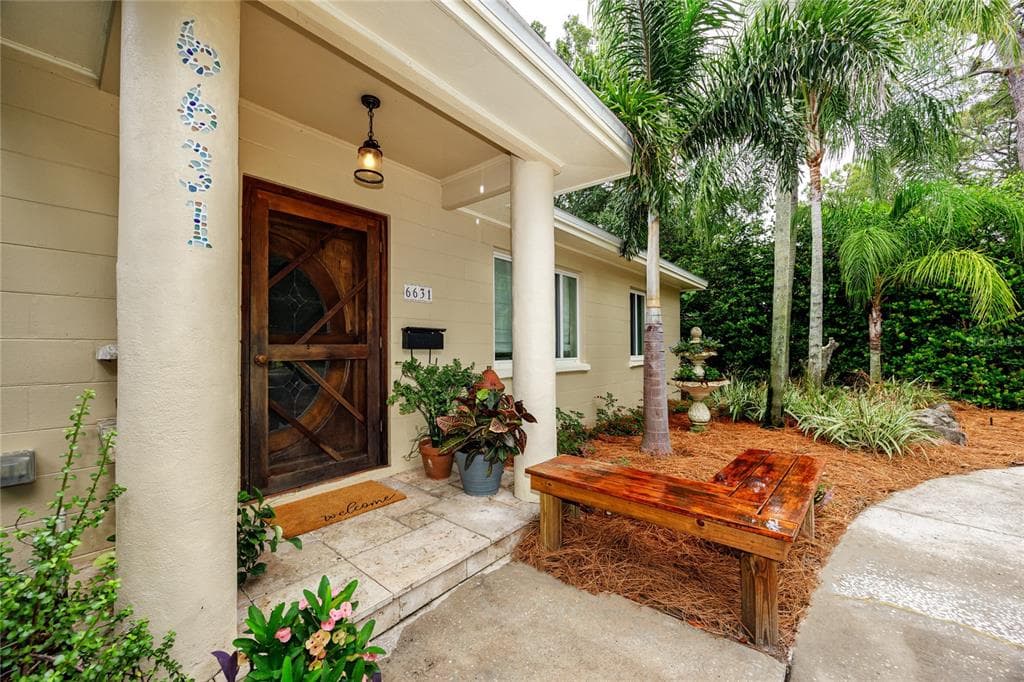 6631 EMERSON AVENUE S ST PETERSBURG, FL 33707