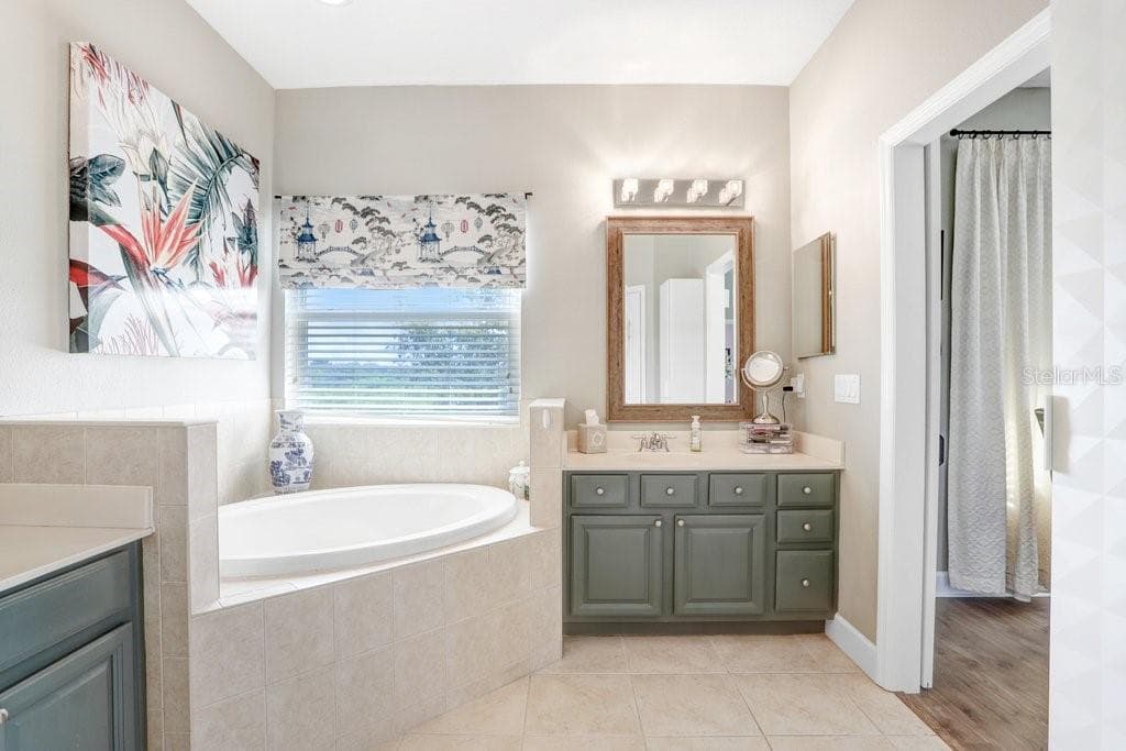 7285 ISLAMORADA CIRCLE SEMINOLE, FL 33777