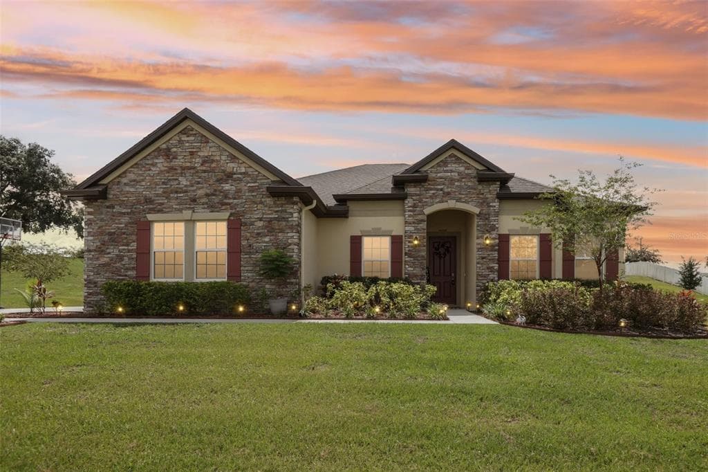 10513 CRESTVIEW HEIGHTS AVENUE THONOTOSASSA, FL 33592