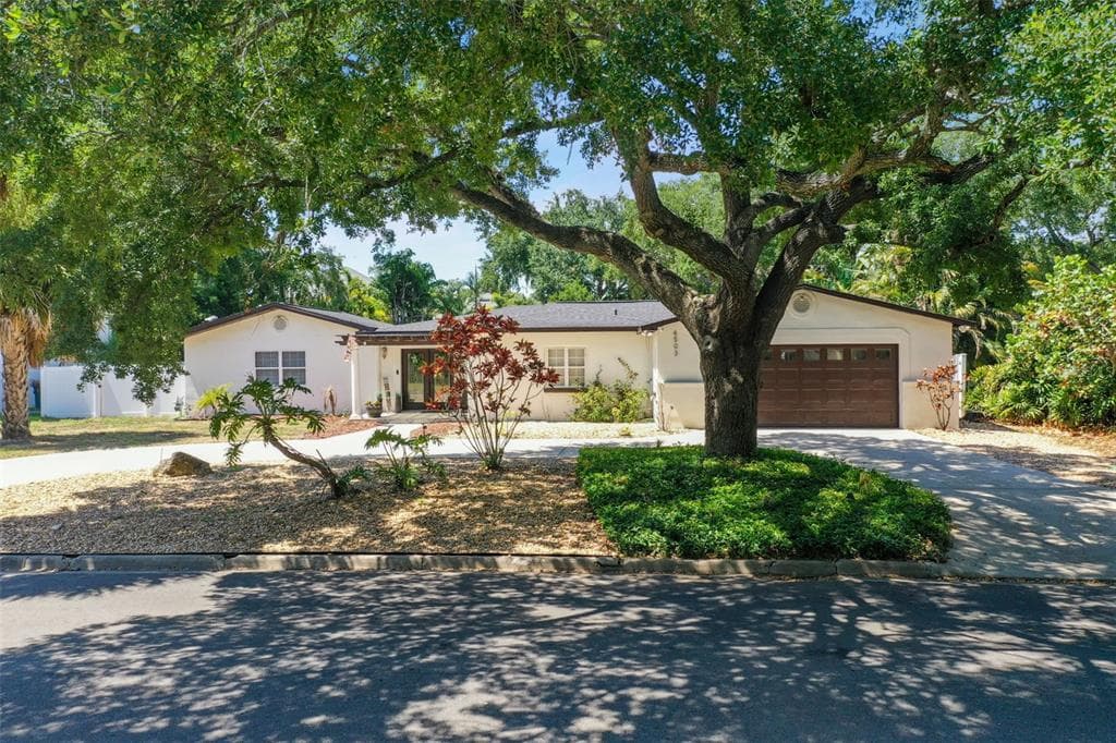 4503 W LONGFELLOW AVENUE TAMPA, FL 33629