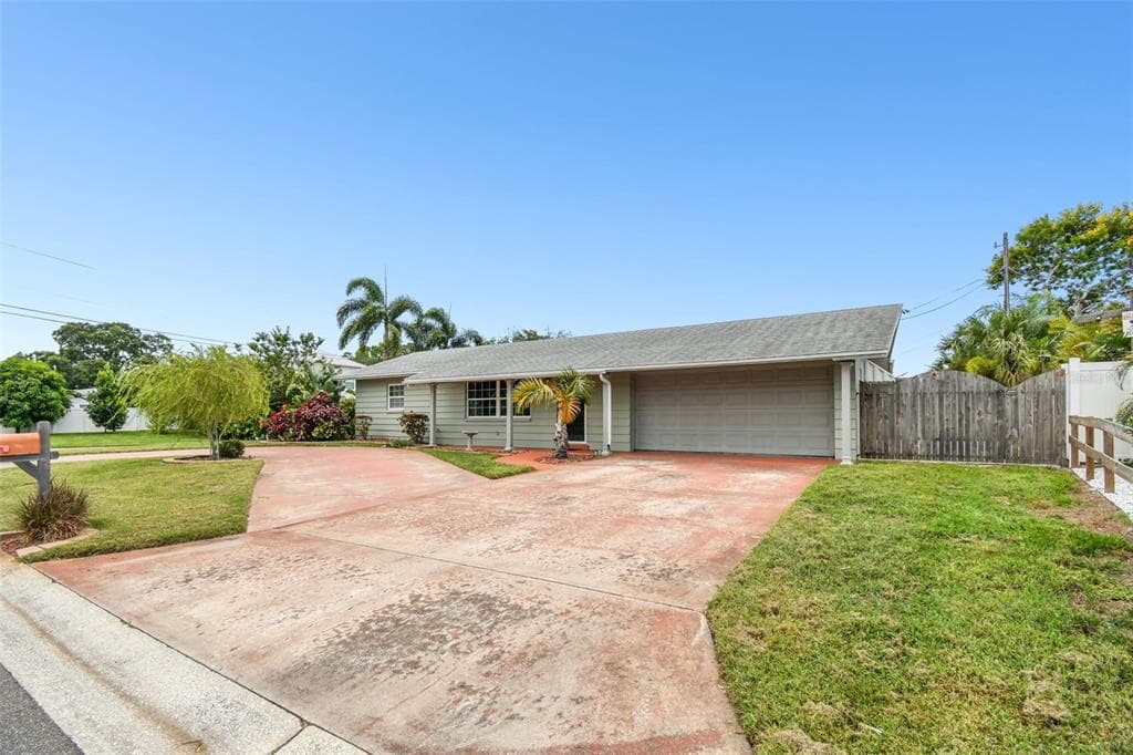 10213 112TH WAY N LARGO, FL 33778