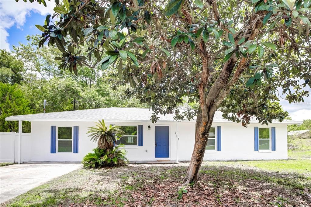 908 CONSTITUTION BOULEVARD INVERNESS, FL 34453
