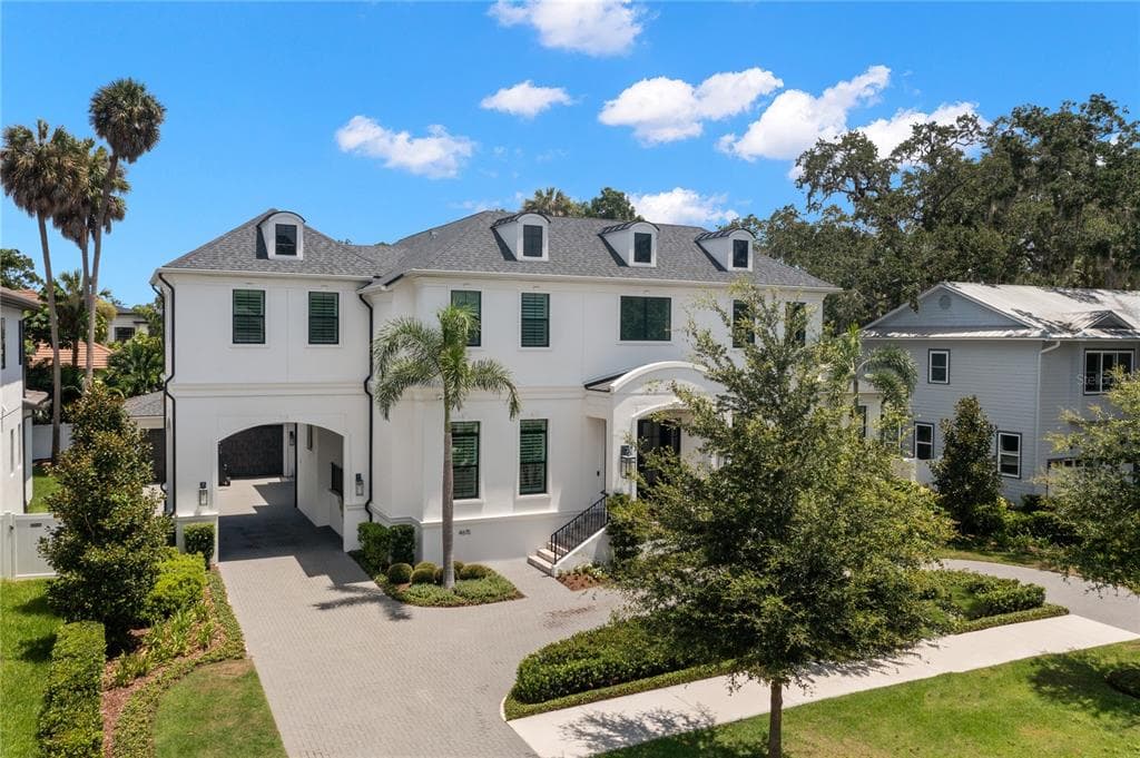 4615 W SYLVAN RAMBLE STREET TAMPA, FL 33609