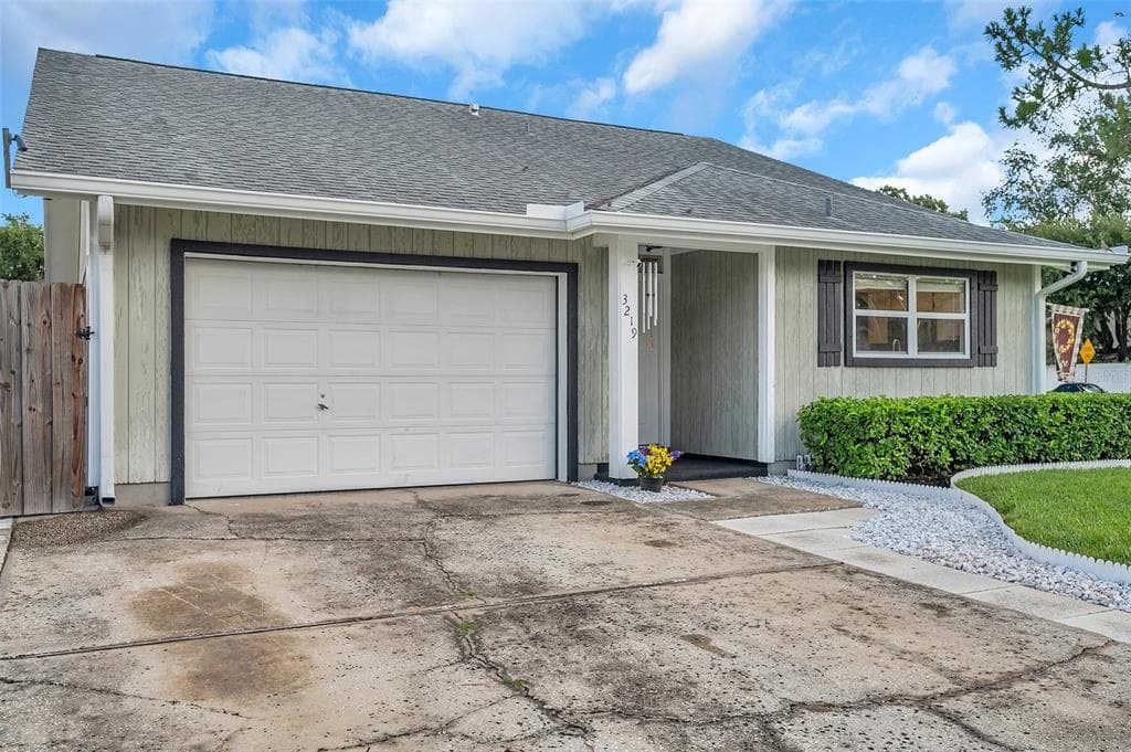3219 WHISPERING DRIVE N LARGO, FL 33771