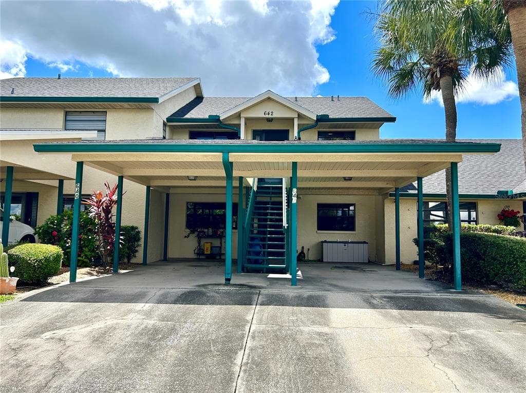 642 YARDARM DRIVE UNIT 642 APOLLO BEACH, FL 33572