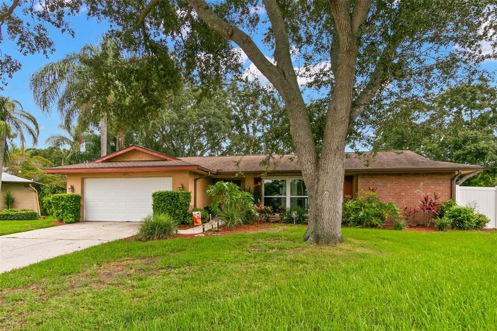 2674 RED OAK COURT CLEARWATER, FL 33761