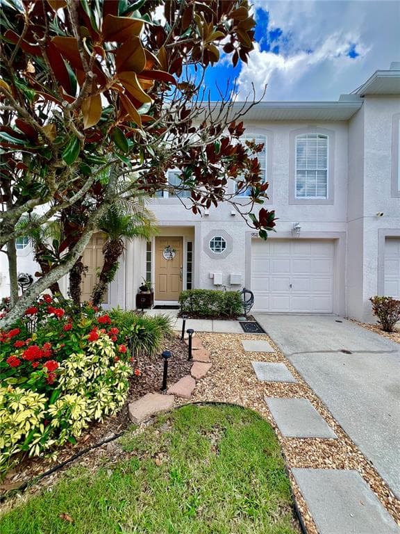 9818 ASHBURN LAKE DRIVE TAMPA, FL 33610