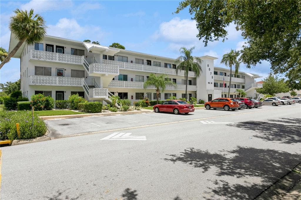 8075 112TH STREET UNIT 110 SEMINOLE, FL 33772