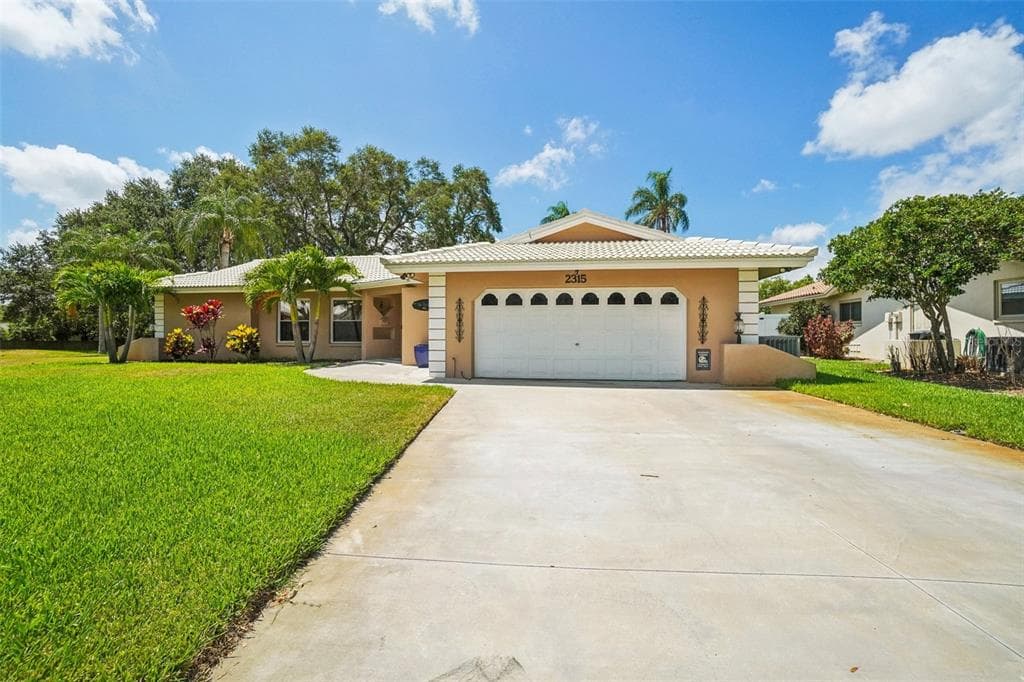 2315 MINNEOLA ROAD CLEARWATER, FL 33764