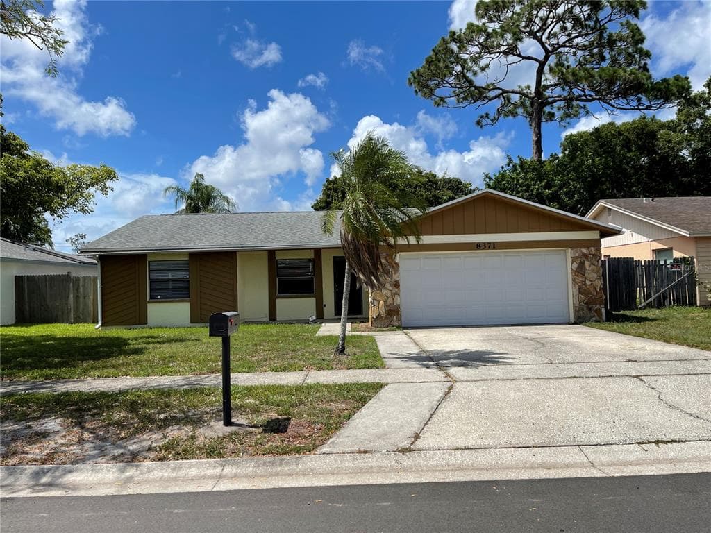 8371 125TH PLACE LARGO, FL 33773