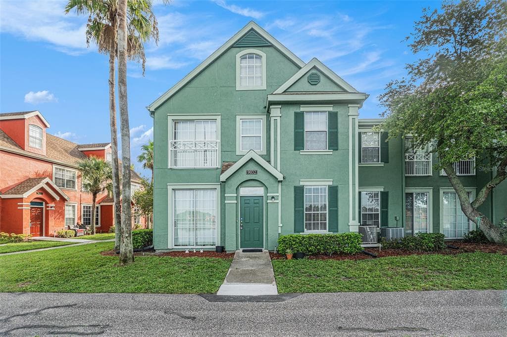 9032 LAKE CHASE ISLAND WAY TAMPA, FL 33626