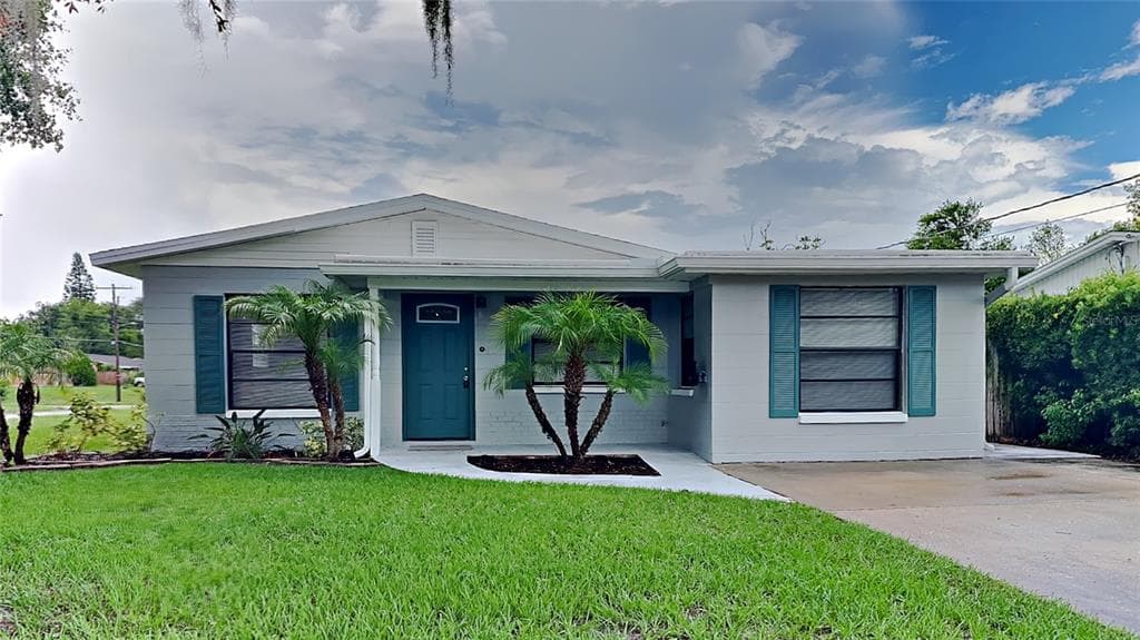7023 TAMARACK DRIVE TAMPA, FL 33637