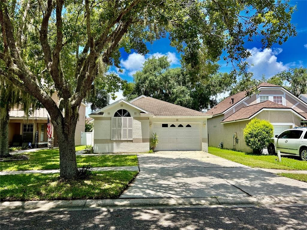 5611 TANAGERLAKE ROAD UNIT Rd LITHIA, FL 33547