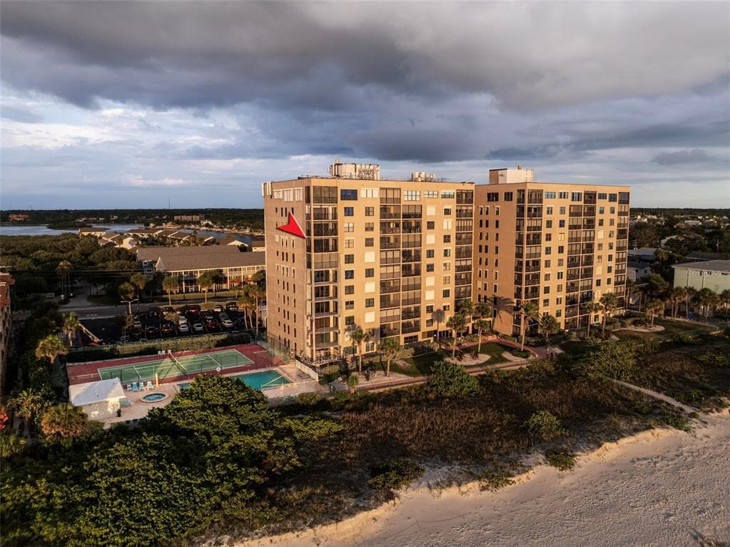 900 GULF BOULEVARD UNIT 808 INDIAN ROCKS BEACH, FL 33785