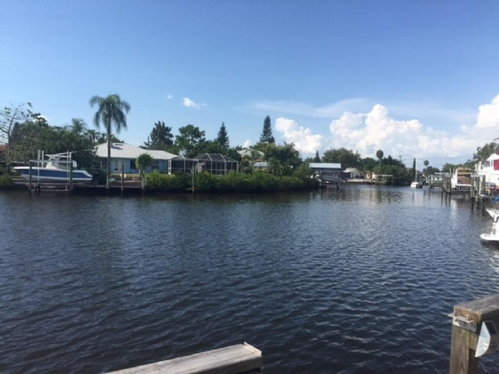 6200 FLAMINGO DRIVE APOLLO BEACH, FL 33572
