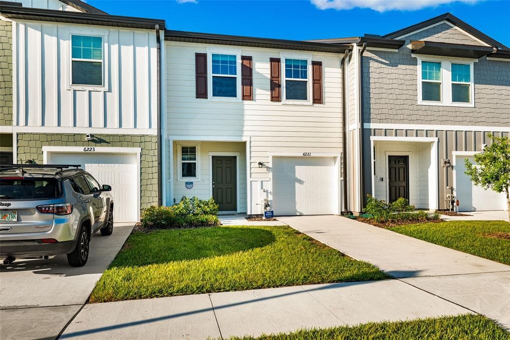6221 BUCKET COURT GIBSONTON, FL 33534